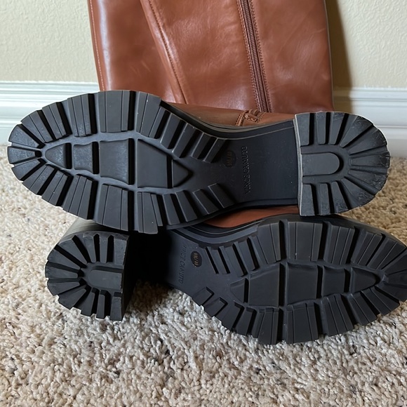 Vince Camuto Brown Boots size 9 - Picture 3 of 5